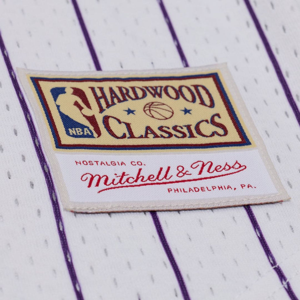 Los Angeles Lakers Mitchell & Ness Head Coach Pinstripe Mesh Full - Button Baseball Jersey - White